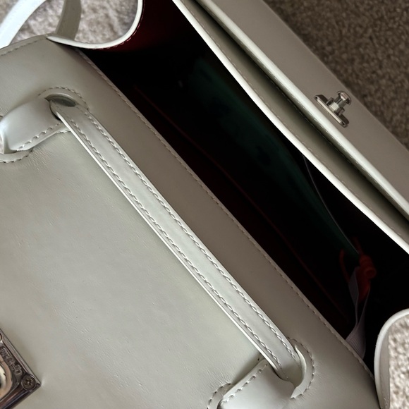 off white bag - Picture 4 of 5